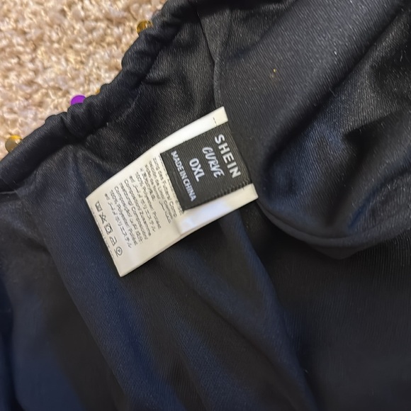 Sparkle and shine in this Bright Disco Sequin SHEIN Skirt Sz OXL - Picture 5 of 6